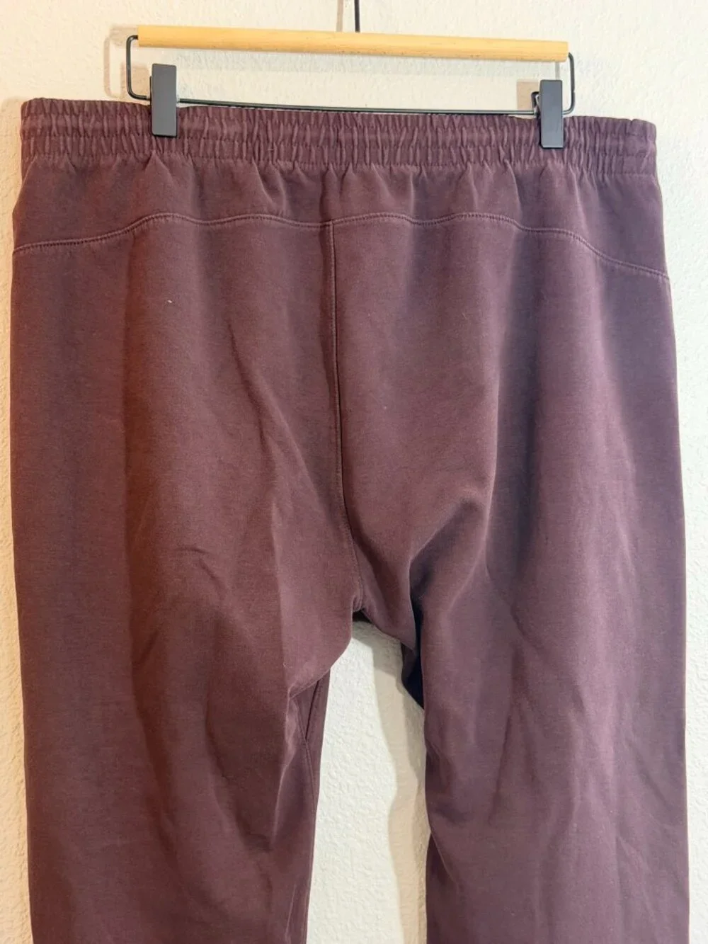 Old Navy Active Dynamic Fleece 4-Way Stretch Joggers Burgundy Mens Size XL